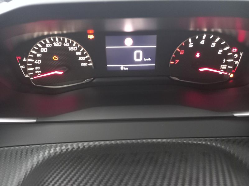 Peugeot 2008 (2026) BUSINESS Turbo 100k MAN6 - fotka 15 z 20