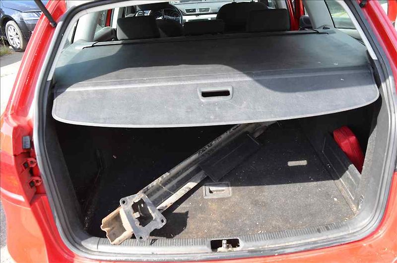 Volkswagen Passat (2012) VARIANT 1,6 TDI - fotka 20 z 24