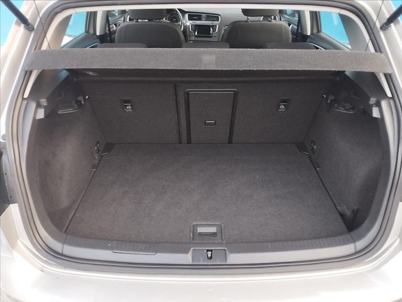 Volkswagen Golf 1,4 TSi 90KW - fotka 8 z 21