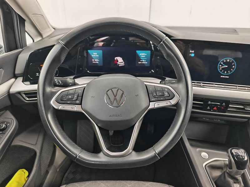 Volkswagen Golf Life 6G 1,0TSi - fotka 11 z 22