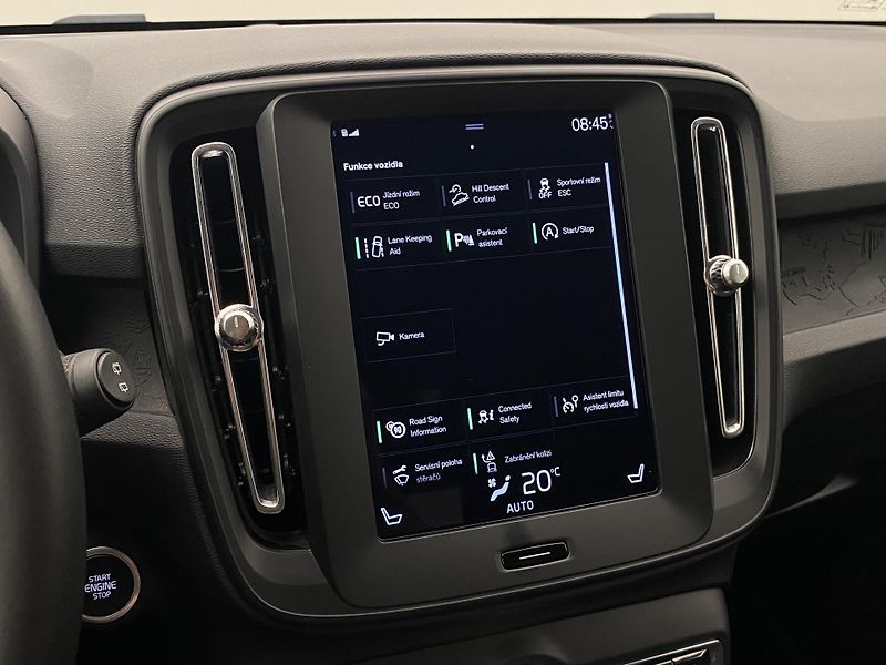 Volvo XC40 T2 KINETIC AUT REZERVACE - fotka 32 z 39