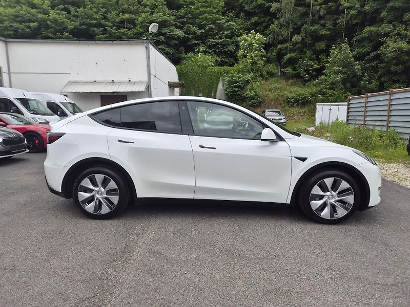 Tesla Model Y LONG RANGE DUAL MOTOR TZ 91 % - fotka 7 z 50