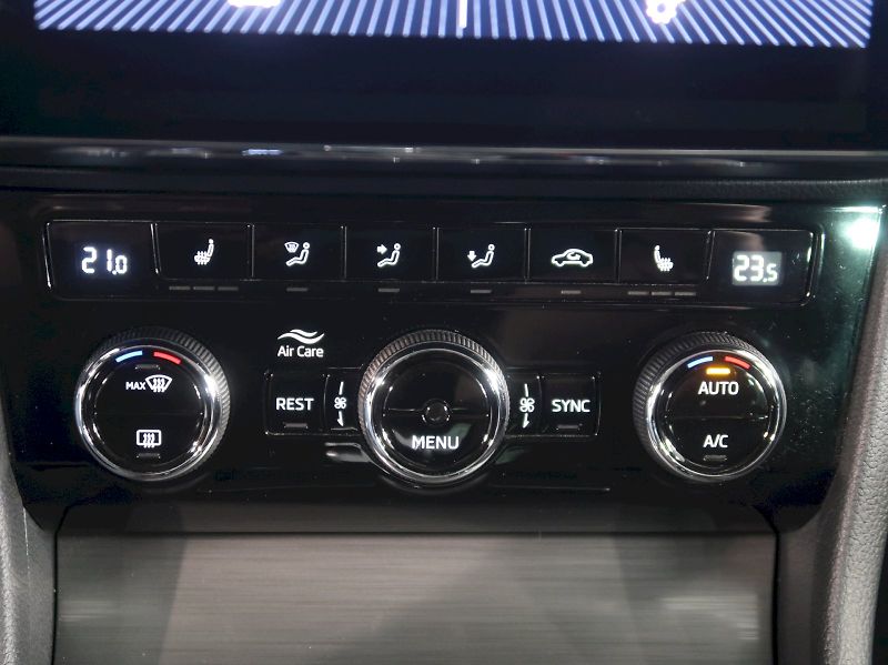 Škoda Superb (2021) STYLE 2.0TDI 147KW 4x4 DSG TAŽ - fotka 33 z 42
