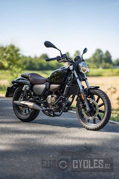 QJ Motor SRV 125 (2026) - fotka 10 z 17