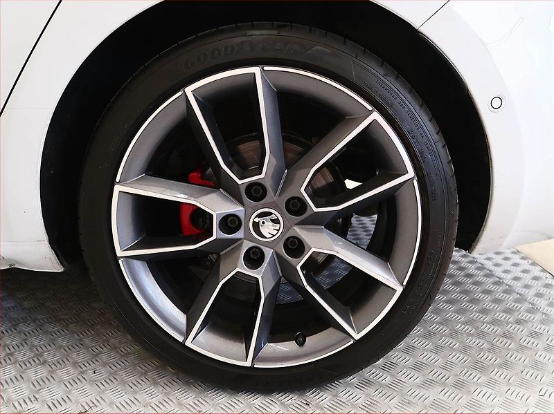 Škoda Octavia (2017) RS 2.0 TDI 4x4 DSG, 4X4 - fotka 15 z 19