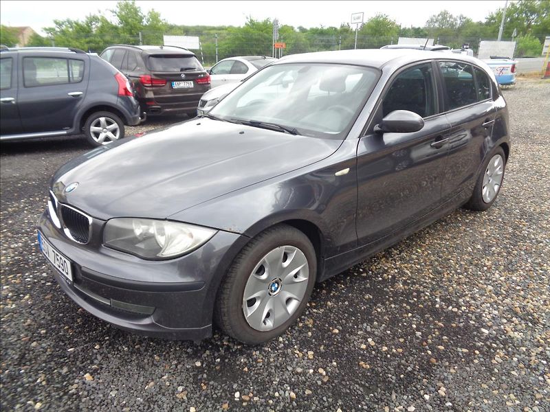 BMW Řada 1 1,6 - fotka 3 z 19