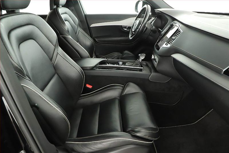 Volvo XC90 (2019) T6 AWD - fotka 19 z 22