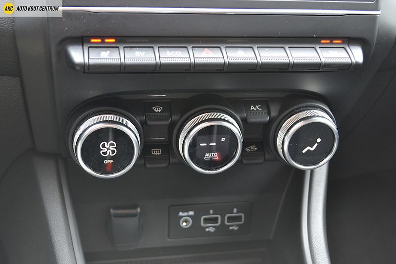 Renault Captur Intens E-TECH HYBRID 145 - fotka 24 z 45