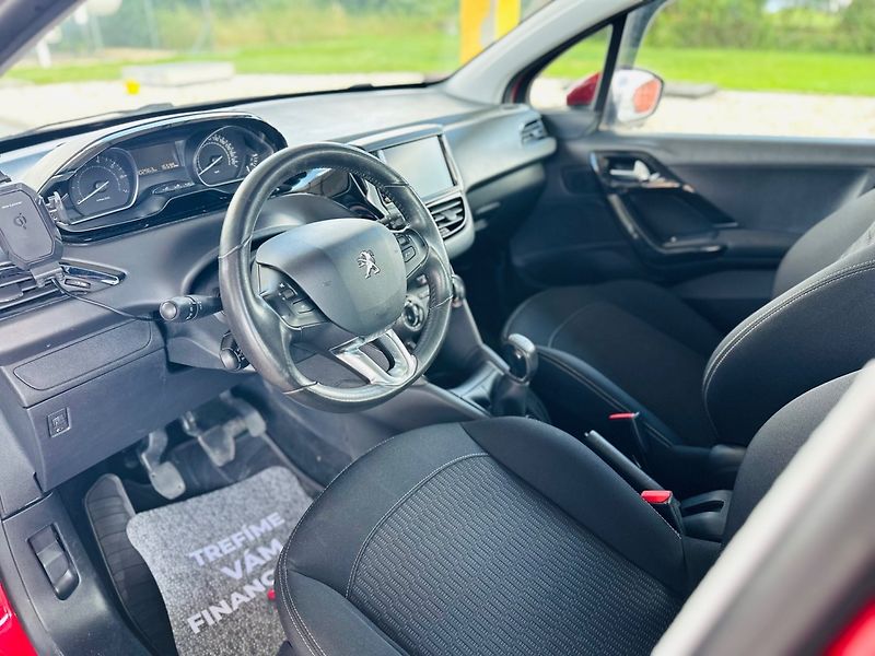 Peugeot 208 (2018) 1.2i APP, PureTech 100%KM - fotka 7 z 14