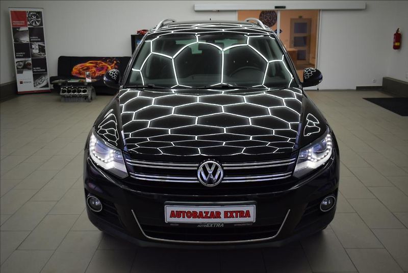 Volkswagen Tiguan 2,0 TDi, Sport&Style,DSG,Xen, - fotka 2 z 37