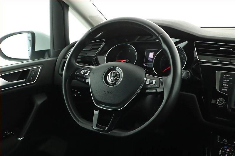 Volkswagen Touran (2016) Highline 2.0 TDI, Automat - fotka 14 z 17