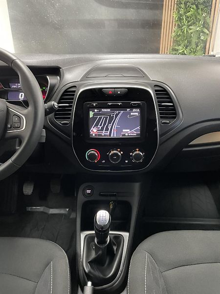 Renault Captur 0.9 TCe ČR 1.MAJ  REZERVACE  - fotka 24 z 30