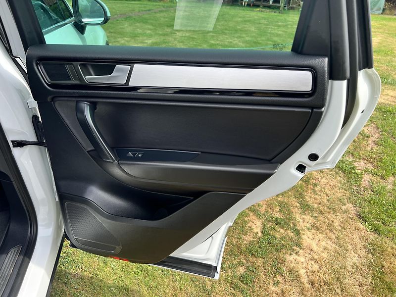 Volkswagen Touareg 3.0TDI 180KW,TZ,KůŽE,ROZVODY!! - fotka 19 z 52