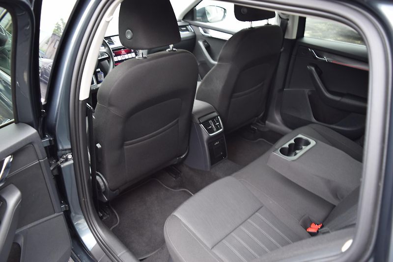 Škoda Octavia (2019) 1.5TSI 110kw STYLE TAŽNÉ SMART - fotka 16 z 45