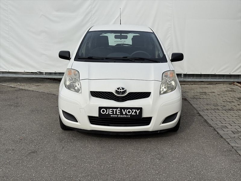 Toyota Yaris 1,3 Terra Cool - fotka 2 z 14