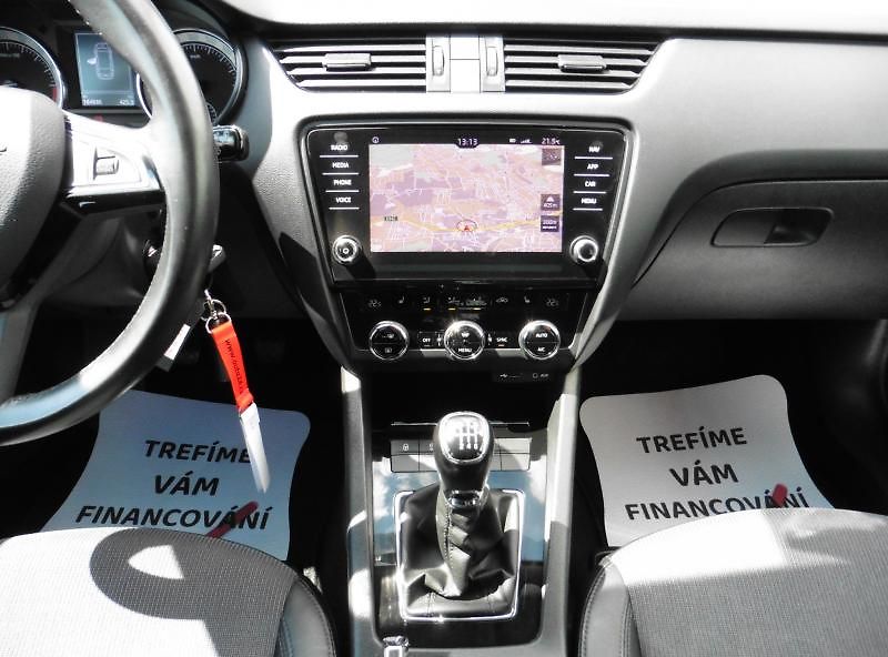 Škoda Octavia III Combi 2.0 TDi Style 1.maj. - fotka 12 z 16