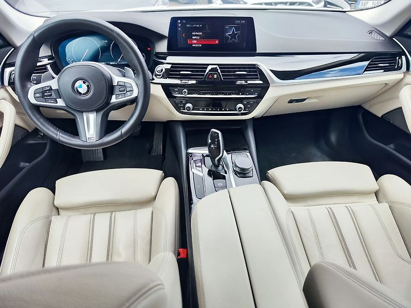 BMW Řada 5 520d/140kW Sportline - fotka 13 z 34