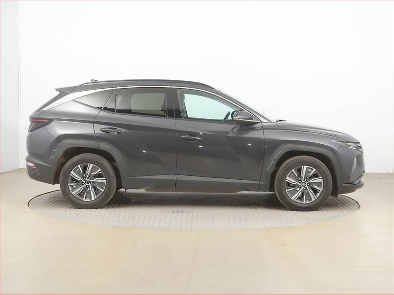 Hyundai Tucson (2022) 1.6 T-GDI - fotka 6 z 13