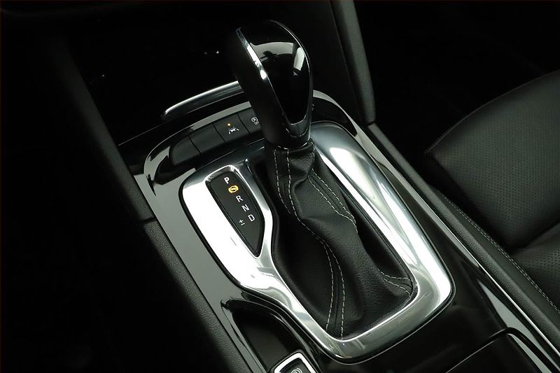 Opel Insignia (2017) 1.5 Turbo, Automat, Kůže, Navi - fotka 12 z 18