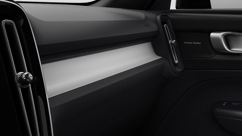 Volvo XC40 (2026) B4 AUT DARK PLUS - fotka 9 z 10