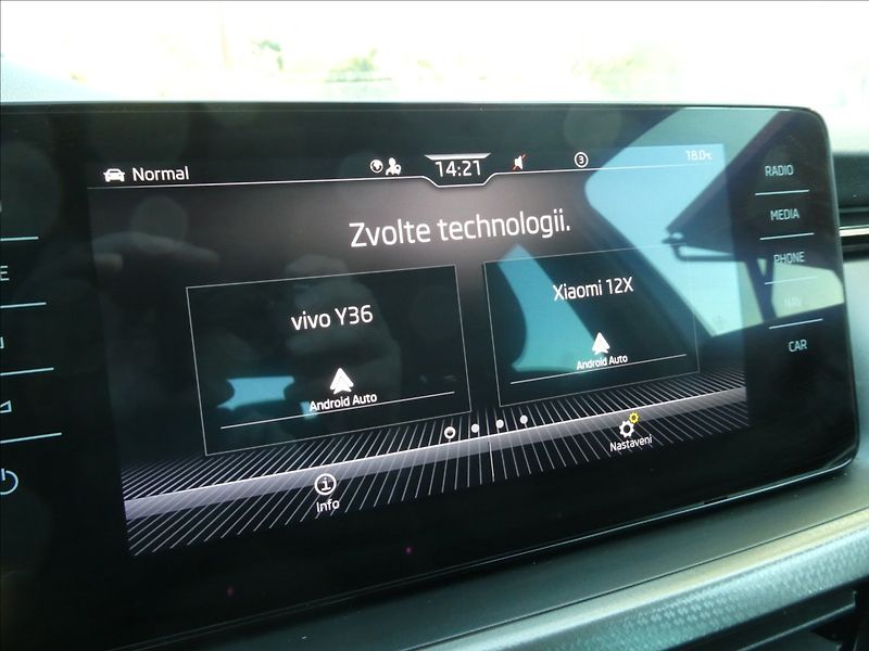 Škoda Scala 1,0 TSi 81kW Style, NAVIGACE - fotka 33 z 41