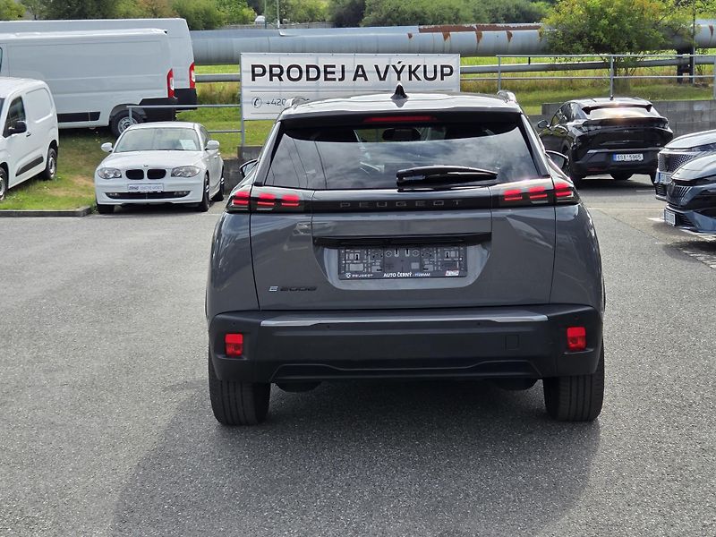 Peugeot 2008 (2024) ALLURE elektromotor 100kW/136 - fotka 4 z 29