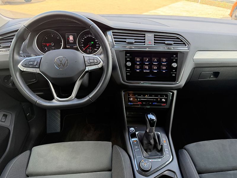 Volkswagen Tiguan Life  2,0TDI 110kW DSG - fotka 20 z 22