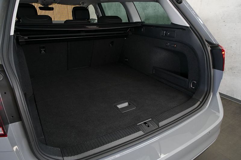 Volkswagen Passat 2.0TDI 110kW Kamera ACC Tažné - fotka 25 z 27