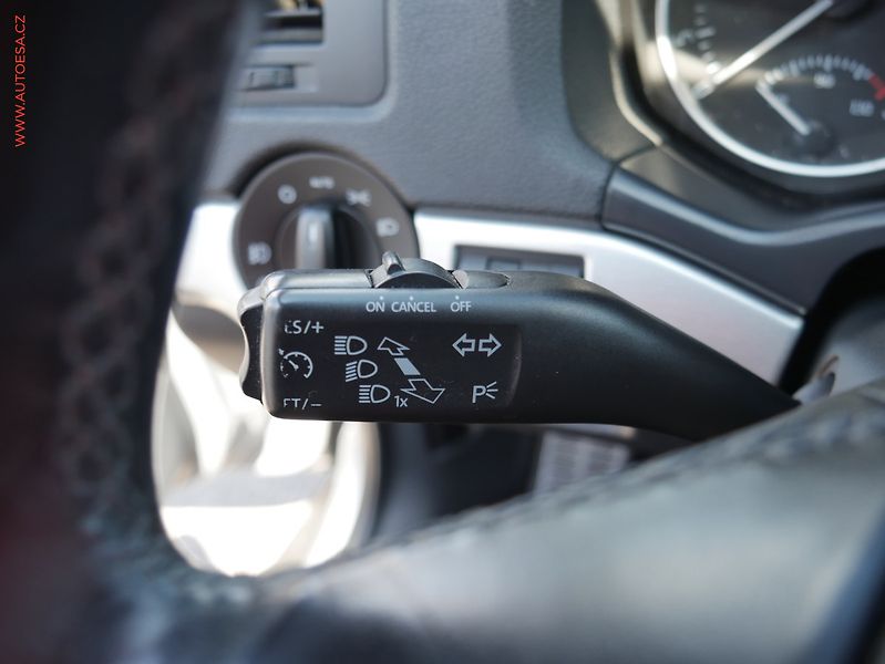 Škoda Octavia (2013) 2.0 TDI 4x4, ČR, Bixenon, AC - fotka 18 z 24
