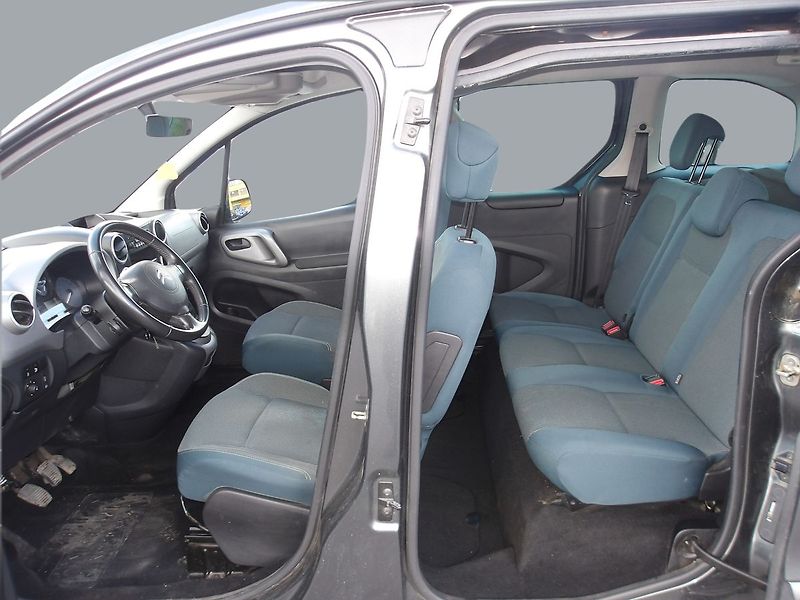 Peugeot Partner Tepee 1,6HDi TEPEE ČR 1.MAJITEL ! - fotka 17 z 32
