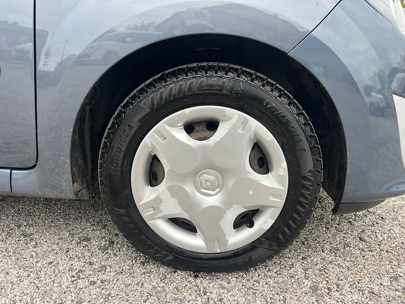 Renault Twingo (2009) 1.2i 56kw 1.Majitel - fotka 9 z 20