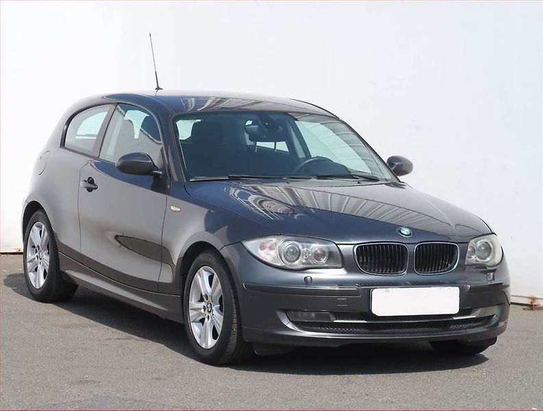 BMW Řada 1 (2008) 118i, Xenony, Tempomat - fotografie inzerátu