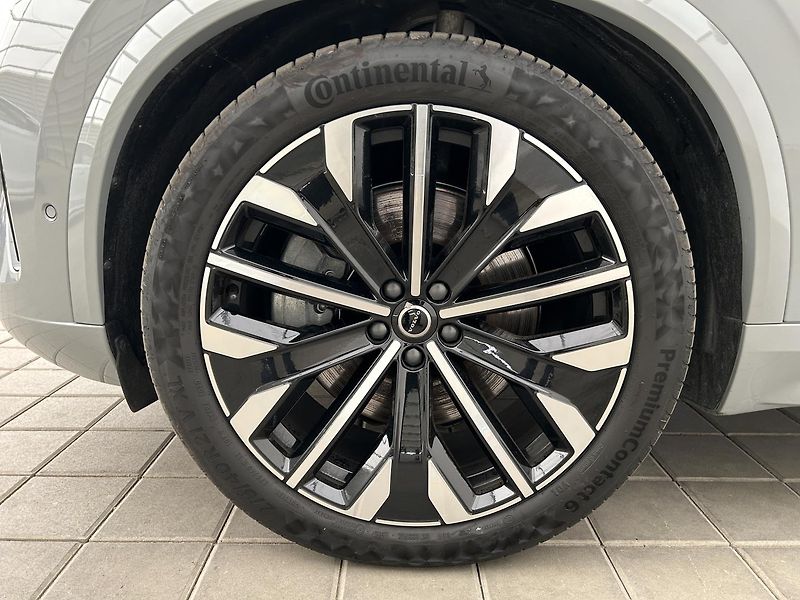 Volvo XC90 2.0 T8 AWD 4x4 ULTRA DARK - fotka 10 z 33