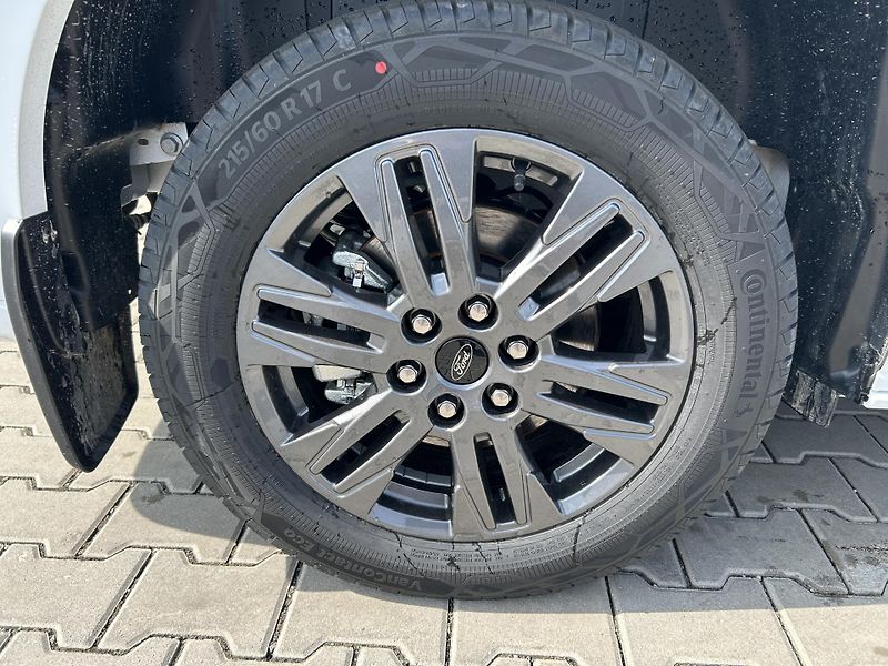 Ford Tourneo Custom Titanium L1 2.0 EcoBlue 110 kW - fotka 4 z 29