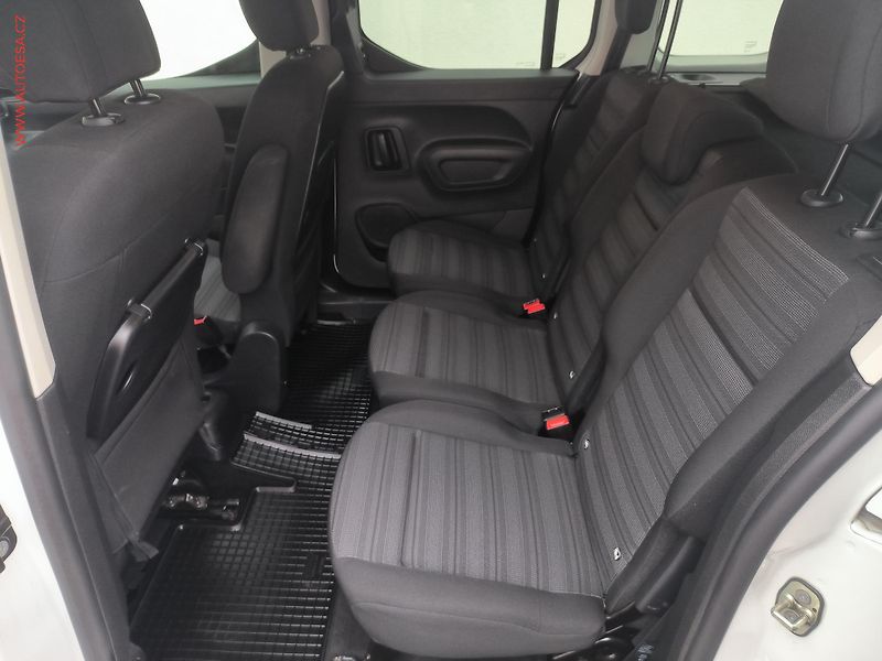 Opel Combo (2022) 1.5CDTi, 1.maj,ČR, Elegance - fotka 10 z 20