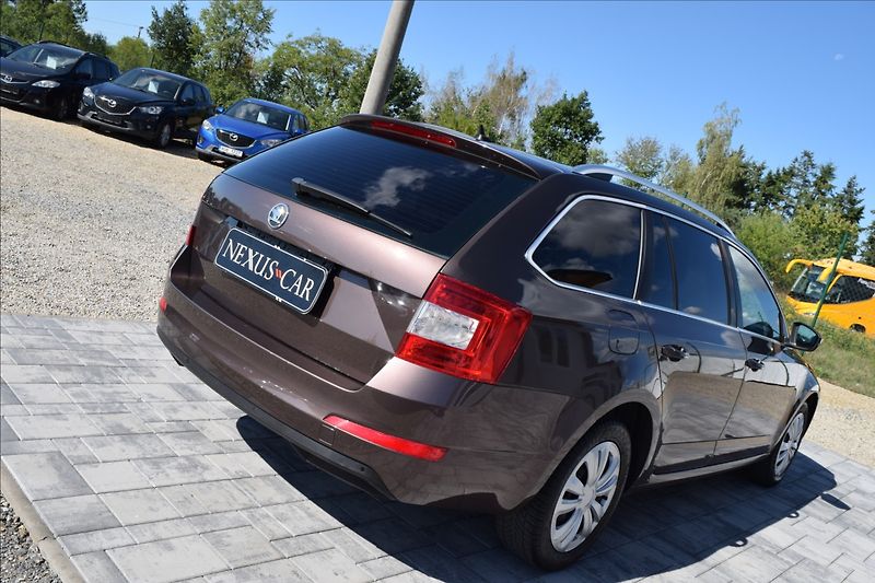 Škoda Octavia 2,0 TDI 110KW DSG TAŽNÉ NAVI - fotka 5 z 47
