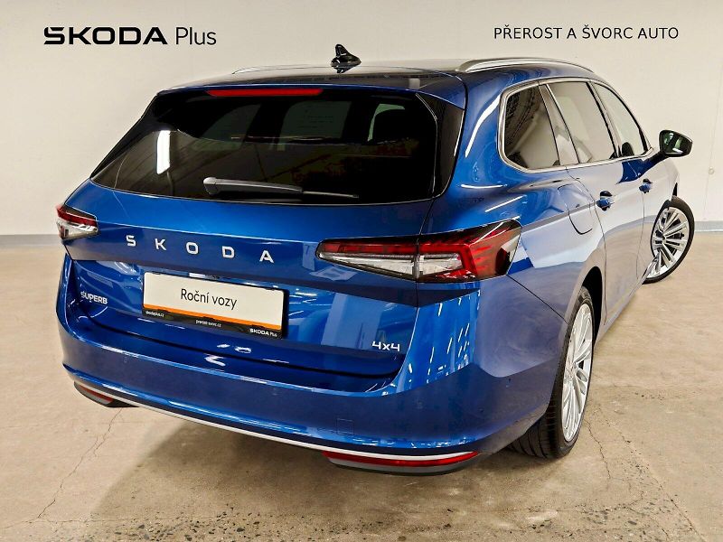 Škoda Superb (2024) Combi 2.0 TSI 195 kW DSG 4x4 L - fotka 2 z 33