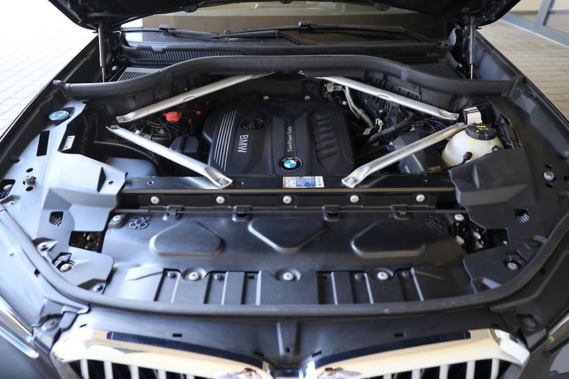 BMW X5 xDrive30d - fotka 9 z 27