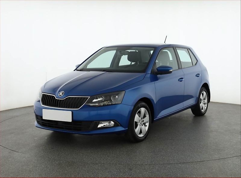 Škoda Fabia (2017) 1.2 TSI, Park. senzory - fotka 2 z 16