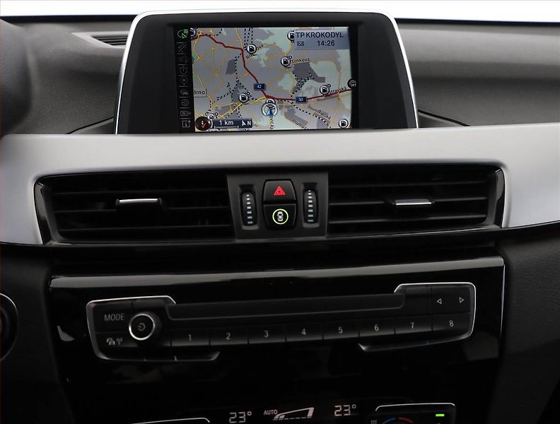 BMW X1 (2016) sDrive18d, Automat, Serv.kniha - fotka 11 z 20