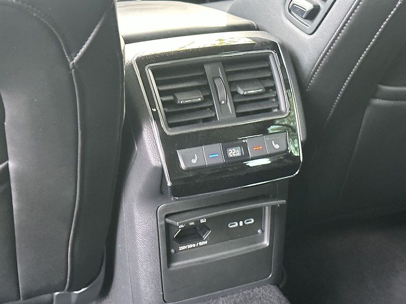 Škoda Superb (2023) Combi 2.0 TDI DSG L&K - fotka 28 z 39