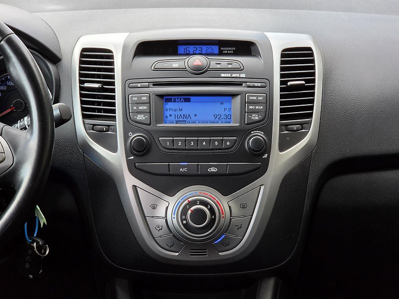 Hyundai ix20 (2014) 1,4i 66kW - fotka 14 z 16