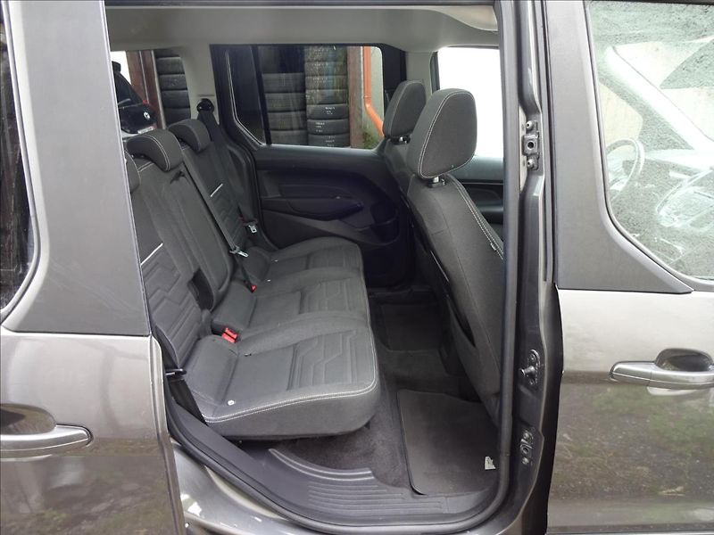 Ford Tourneo Connect 1.0 ECOBOOST TITANIUM - fotka 26 z 49