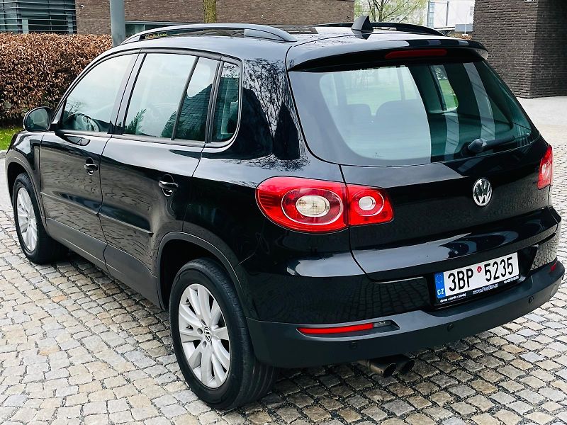 Volkswagen Tiguan 1.4TSi MANUÁL VÝHŘEV SERVISKA - fotka 18 z 45