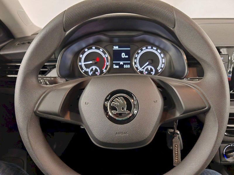 Škoda Scala (2023) 1.5 TSI 110 kW Ambition - fotka 8 z 23