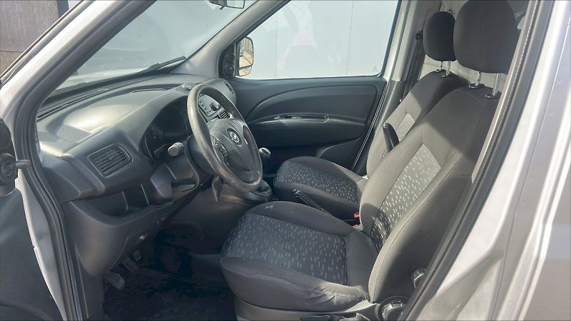 Opel Combo (2013) D VAN 1,3CDTi 66kW MP5 - fotka 13 z 22