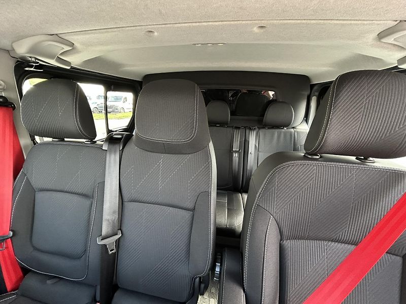 Renault Trafic (2026) CREW VAN L2H1 150k RED 6 míst - fotka 38 z 43