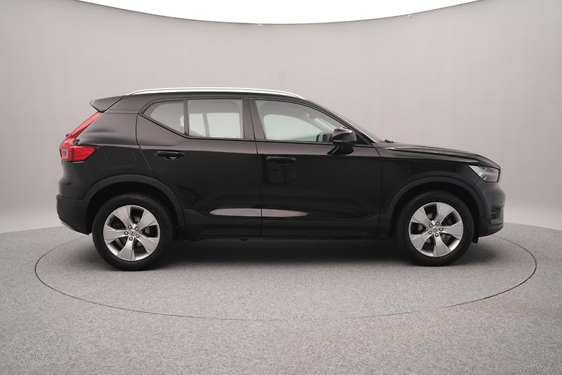 Volvo XC40 T3 MOMENTUM CZ 1.maj - fotka 9 z 31