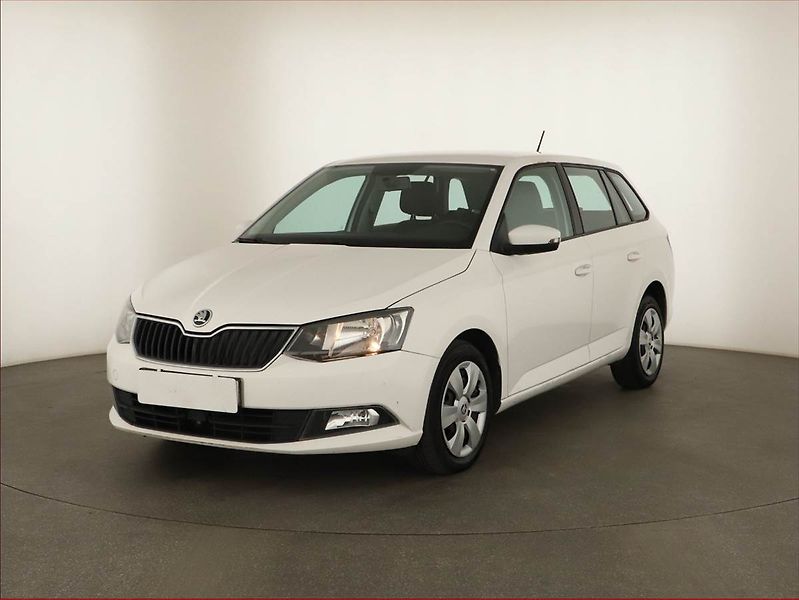 Škoda Fabia (2016) 1.4 TDI, nová STK, rezervace - fotka 2 z 10