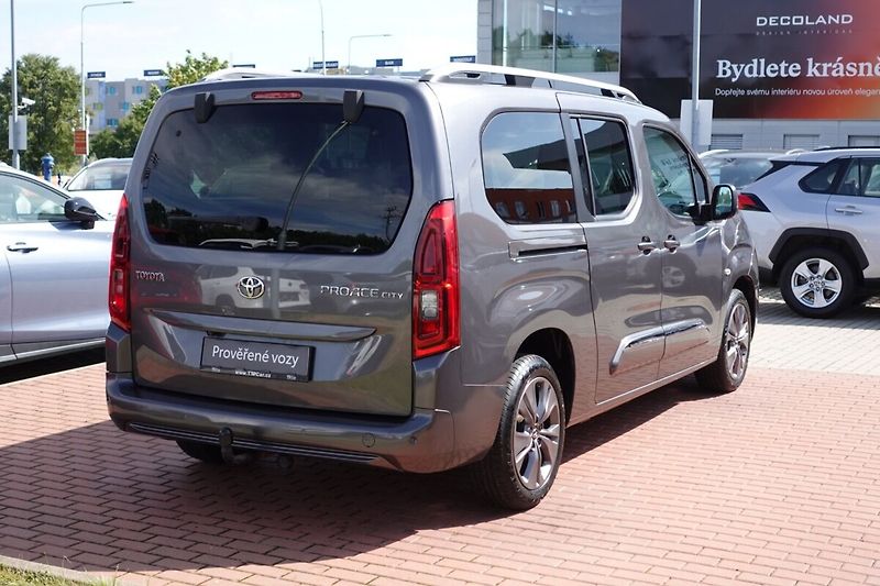 Toyota ProAce City Verso 1,5D-4D M/T Family Long - fotka 4 z 28